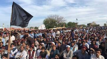 Pashtuns shun Pakistan parliament as Shias demand azadi