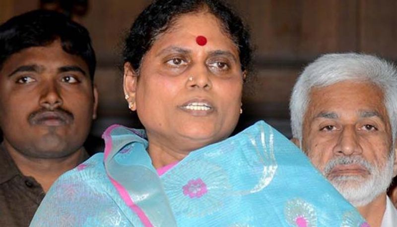 YS Vijayamma Resigns To YSRCP Honorary president Post