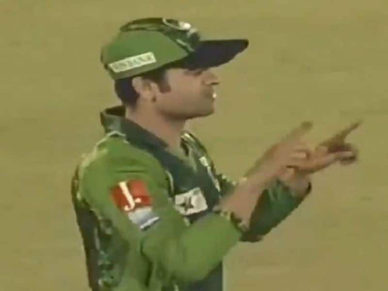 Ahmed Shehzad asks for a silly review after dropping a sitter