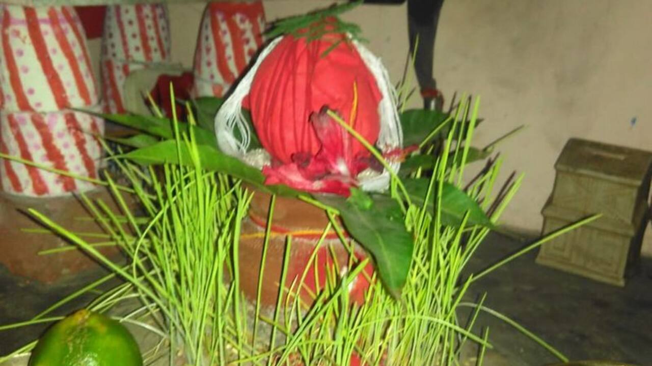 नवरात्रि के प्रथम दिन ऐसे करें कलश स्थापना, जानिए संक्षिप्त पूजा विधि
