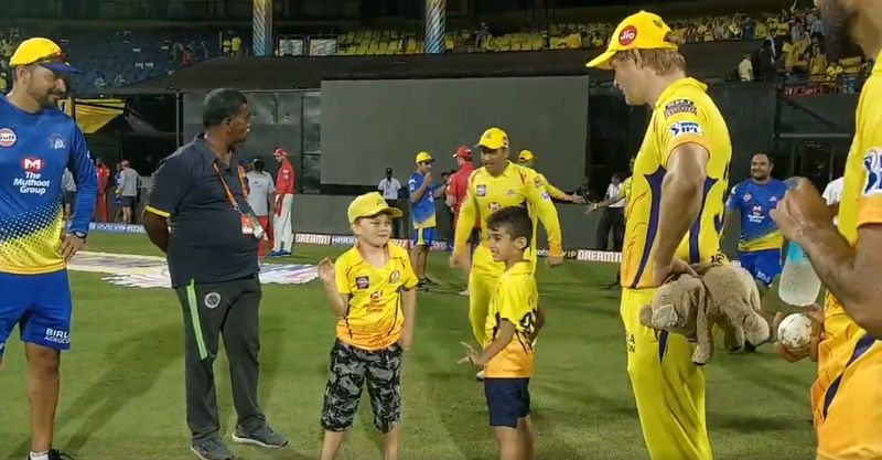 Jr ParasakthiExpress and Jr Watto having a sprint with Dhoni