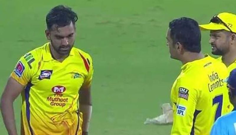 watch video dhoni advising deepak chahar in ipl against kxip