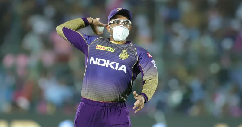 Robin Uthappa fields wearing face mask after dust storm in Jaipur