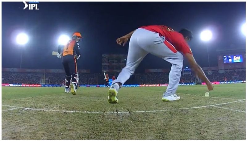 watch ashwin runout Mohammad Nabi