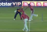 David Warner shows how exactly to save yourself from Ashwin's Mankading