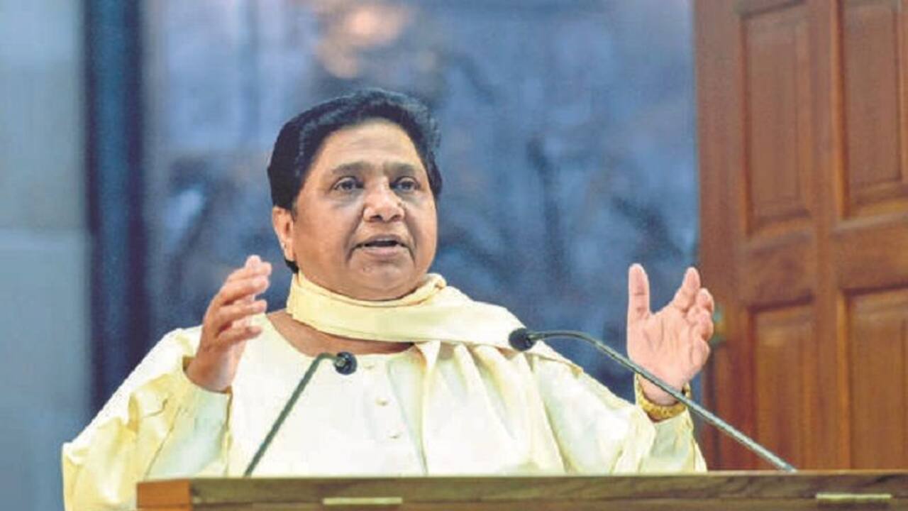 आखिर क्या है मायावती का प्लान, जानें क्यों बनाई है यूपी से दूरी