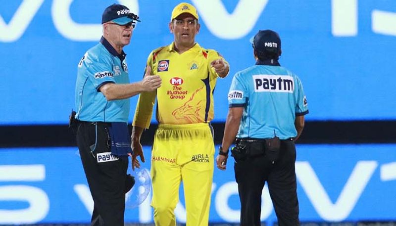 IPL 2019 MS Dhoni let off with 50 per cent fine after angry reaction to umpire call