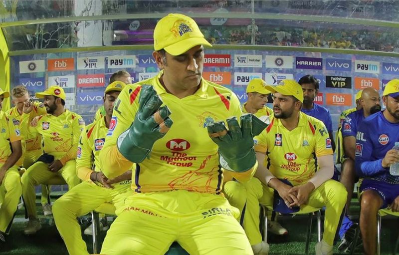 Dhoni face the heat over argument with onfield umpire