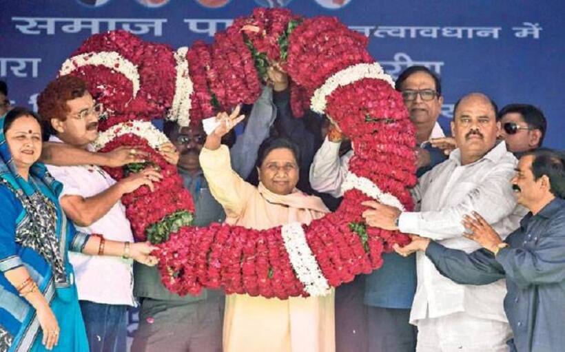 माया ने पूर्वांचल में खेला सोशल इंजीनियरिंग कार्ड, विपक्षी दलों की बढ़ाई मुश्किलें