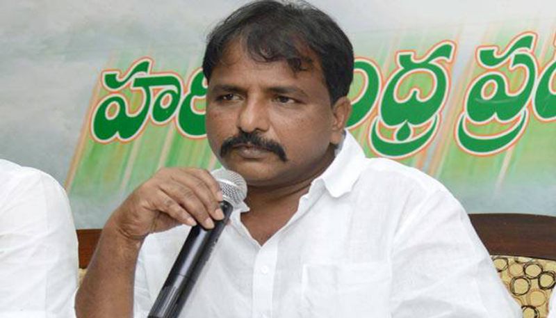 ap pcc chief sailajanath slams cm ys jagan over three capitals issue