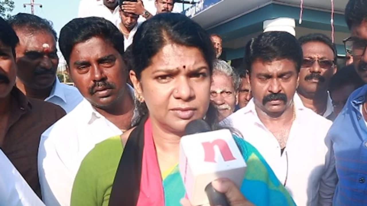 वोटिंग से दो दिन पहले डीएमके नेता कनिमोझी के आवास पर छापा