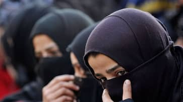 supreme court serves notice to centre and maharashtra government on women entry in mosque