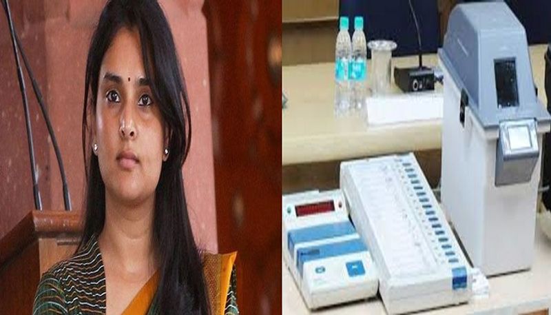 Congress Social Media Head Ramya can Vote in Mandya