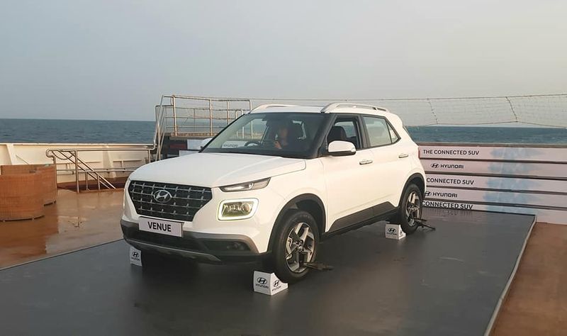 Hyundai Venue suv car officially booking date announces