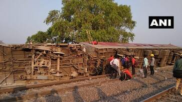 Howrah-New Delhi Poorva Express derails near Kanpur