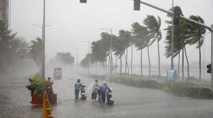 Weather Report: আন্দামান সাগরে নিম্নচাপের জেরে প্রবল বর্ষণ, ৬০ কিমি বেগে ঝড়, কী খবর কলকাতার