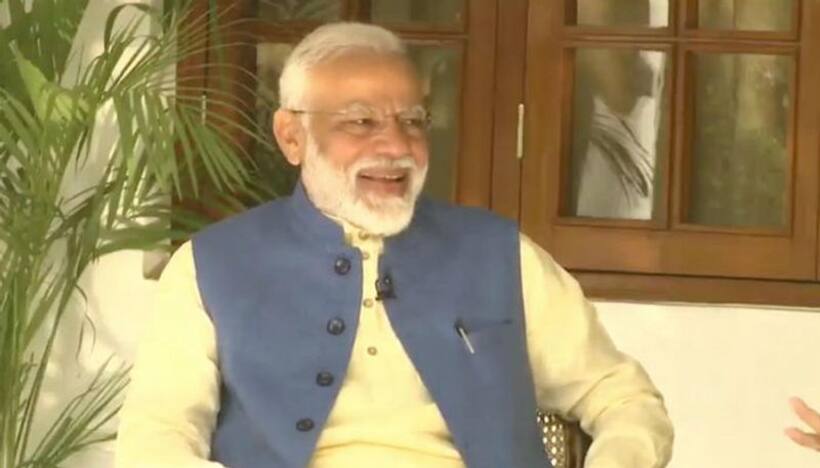 क्या करते हैं पीएम मोदी, जब मीम्स में उड़ाया जाता है मजाक