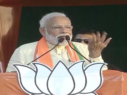 Narendra Modi calls Mamata Banerjee 'sticker didi' says she has affection for goons