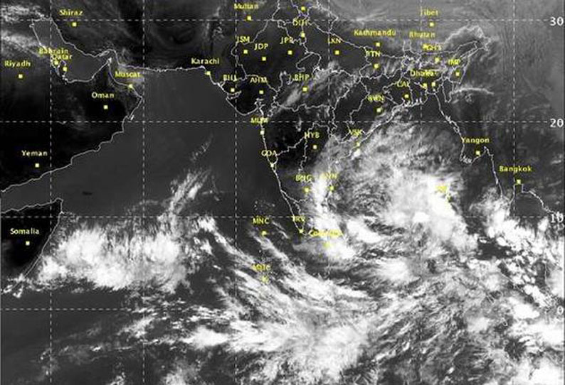 low pressure area becoming storm bay bengal