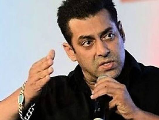 complaint filed against salman khan for snatching fan phone