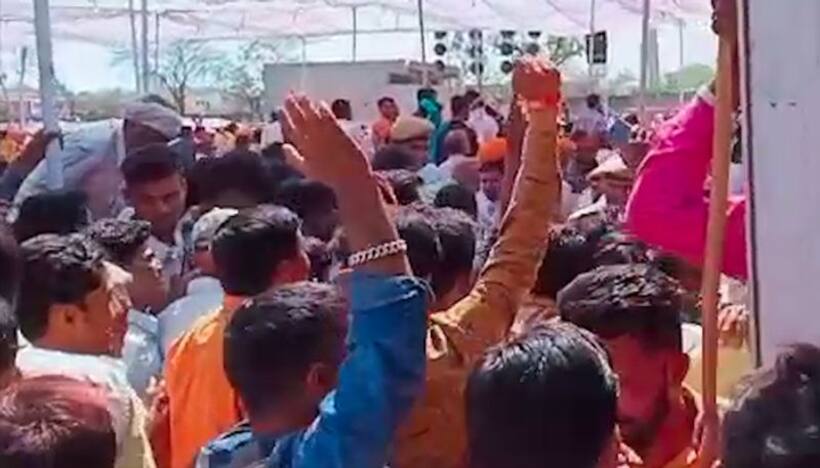 कांग्रेस की रैली में लगे मोदी मोदी के नारे