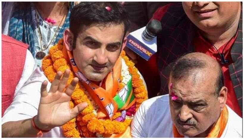 मुश्किल में गौतम गंभीर! 'आप' ने लगाया दो मतदाता पहचानपत्र होने का आरोप