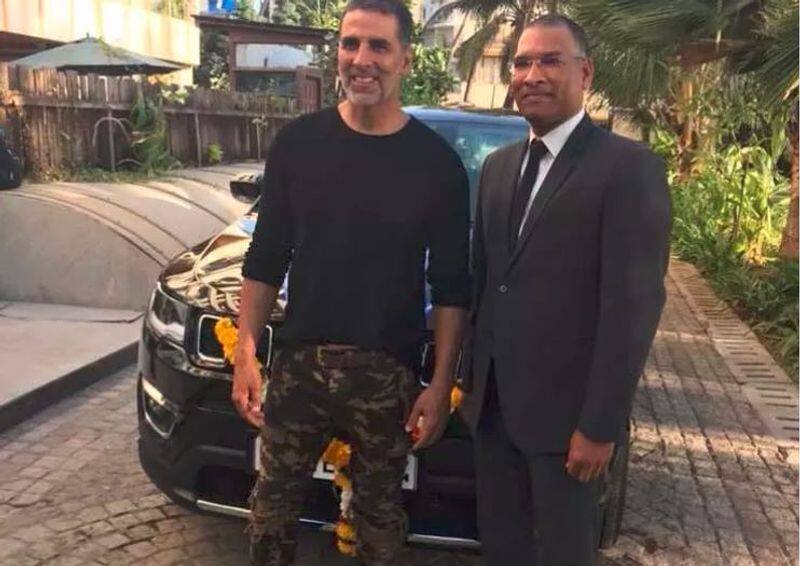 Akshay kumar to Jacqueline Fernandes Bollywood celebrities and their Jeeps compass car