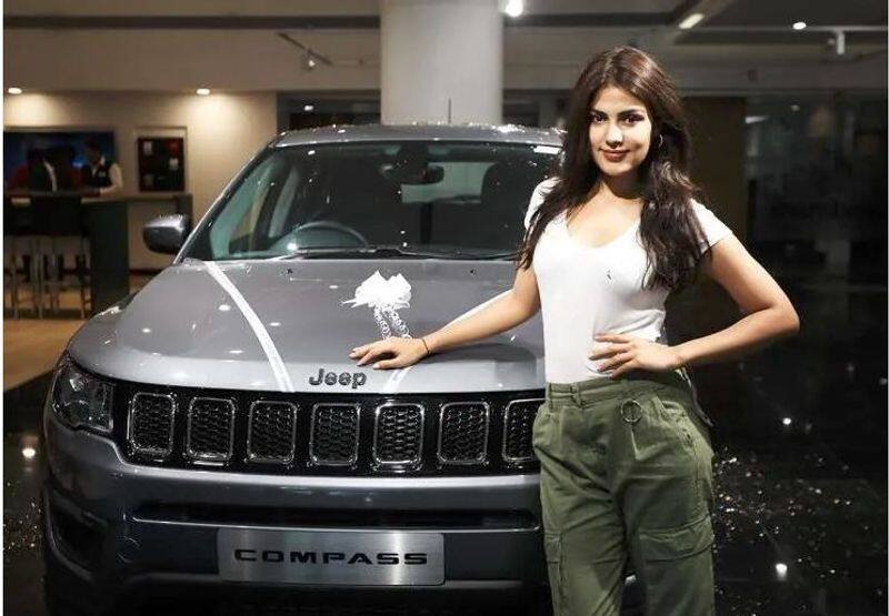 Akshay kumar to Jacqueline Fernandes Bollywood celebrities and their Jeeps compass car