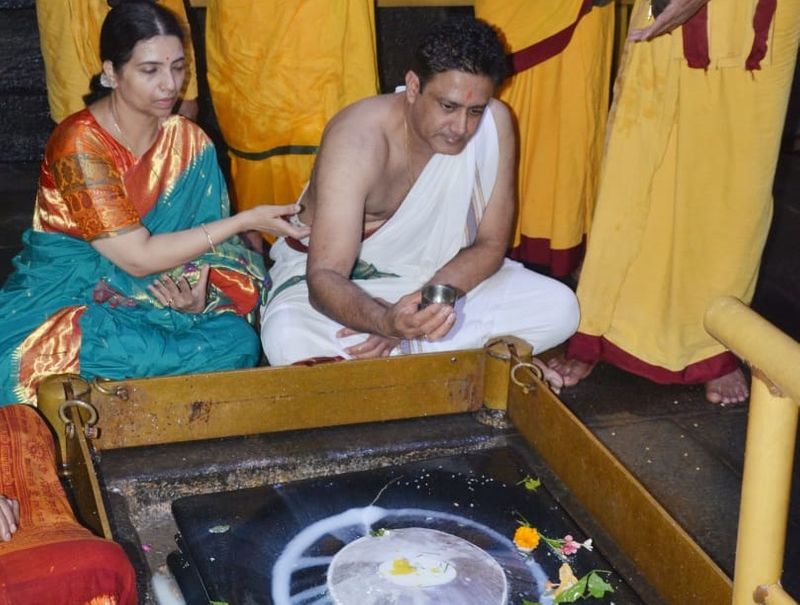 Team India former captain Anil Kumble visit gokarna mahabaleshwar temple