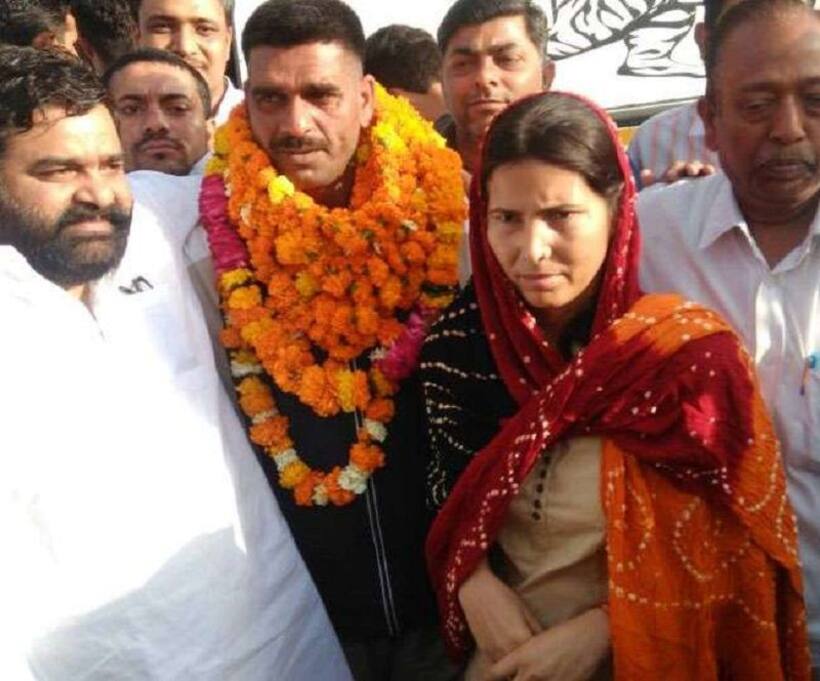 वाराणसी में एसपी को लगा झटका, तेज बहादुर यादव का नामांकन रद्द  और अब शालिनी होंगी पार्टी प्रत्याशी