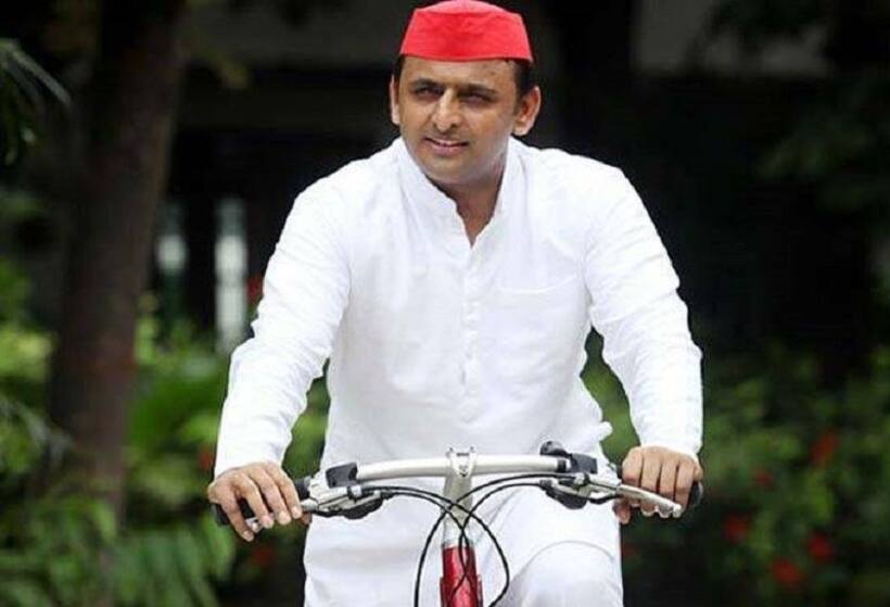 देखिए कैसे अखिलेश ने दिया पिता मुलायम की उम्मीदों को झटका