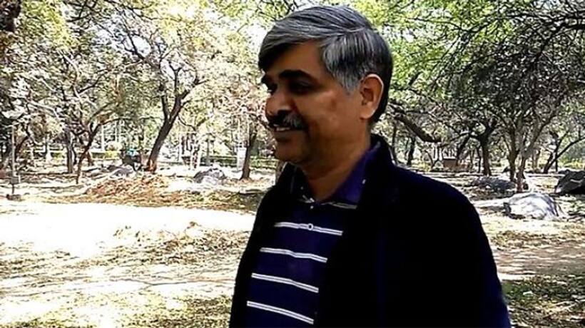 दिल्ली पुलिस को जेएनयू के प्रोफेसर अतुल जौहरी  के खिलाफ चार्जशीट दाखिल करने का निर्देश