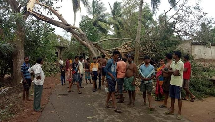 রোদে হাসছে কলকাতা,  আয়লার কথা সুন্দরবনের মনে