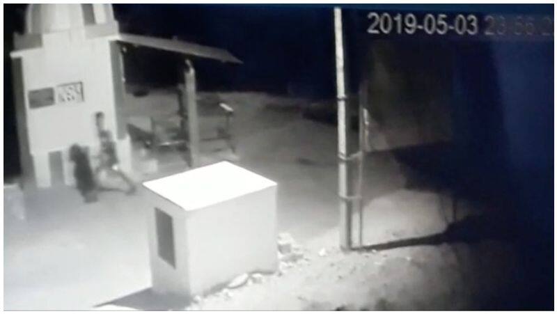 The CCTV scene of the killer searched in the killer of the priest who blocked the temple bill