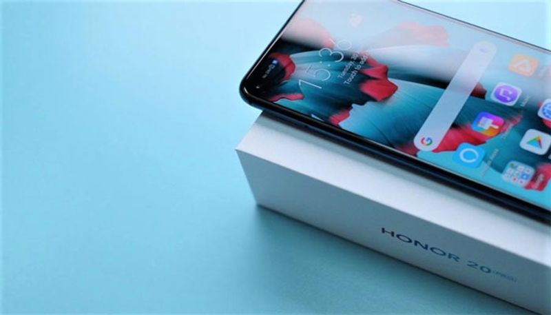 Honor 20 Pro Purported Leaked Images Show Hole-Punch Display,   Blue Paintjob