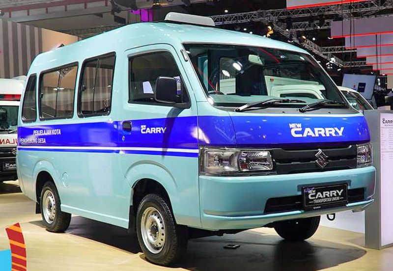 Suzuki Carry lunched 1.5 letter petrol engine tempo traveler in Indonesia