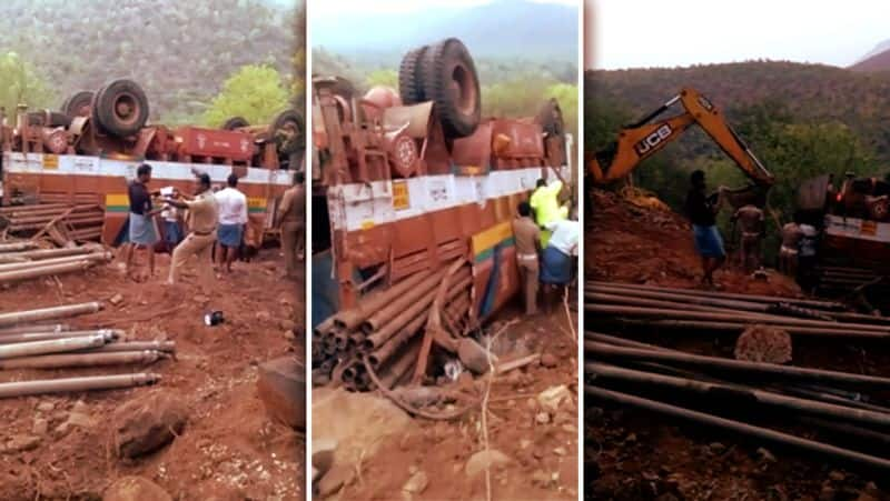 Borewell Lorry Accident 2 Death, 8 Injured Video.