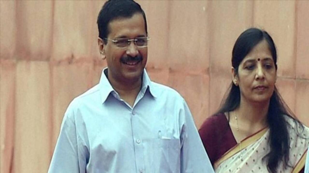 केजरीवाल की पत्नी सुनीता भी उतरीं राजनीतिक जंग में
