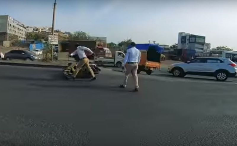 police caught drunk and riders in pune with help of tvs bike rider