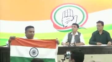 man interrupt media briefing of Congress, shouts Vande Mataram, Bharat mata ki jai