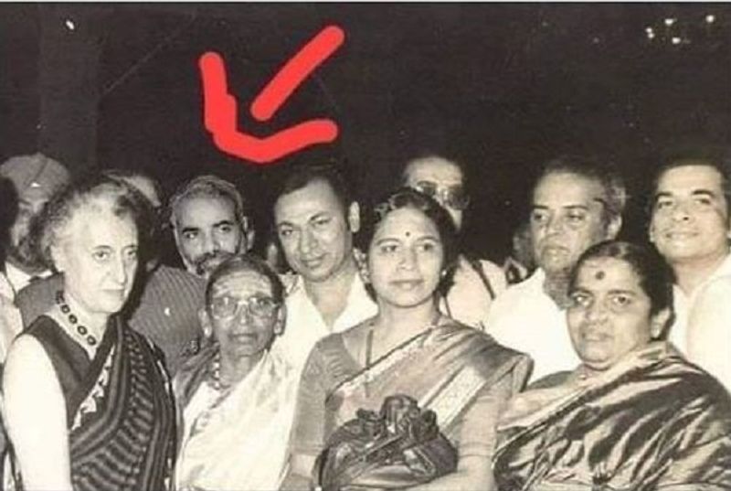 Fake news claims that PM Modi with former PM Indira Gandhi