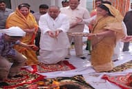 Mulayam singh entered in new house, but Akhilesh-dimple and shivpal kept away from griha pravesh