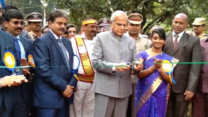 Governor banwarilal opening to ooty flower