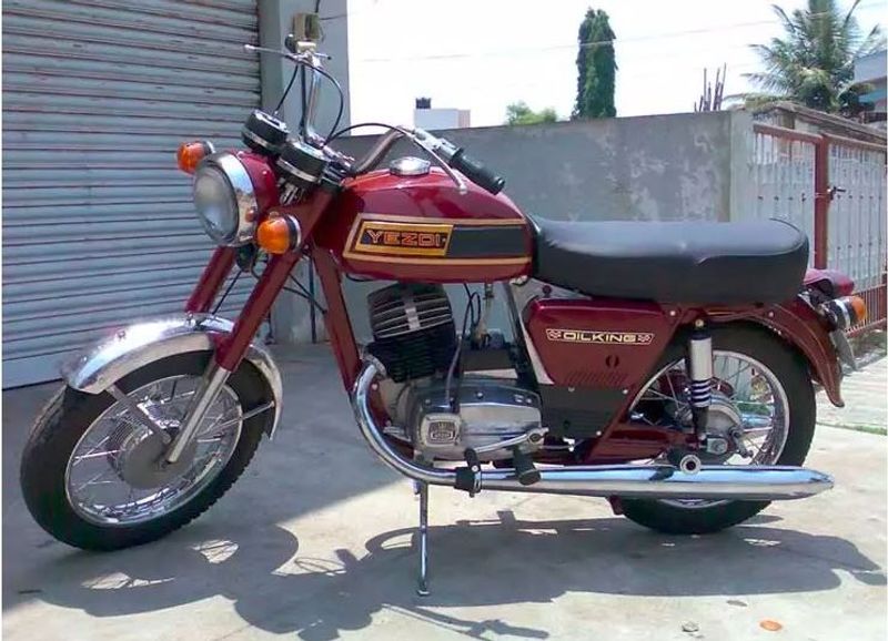 Classic Legends officially teased Yezdi Roadking bike likely to launch in India in January 2022 ckm