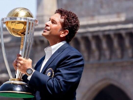 icc lists sachin tendulkar for world cup cricket commentory during live match