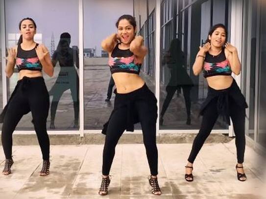 THREE GIRLS DANCE VIDEO ON KHWAB DEKHE SONG VIRAL ON INTERNET
