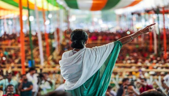 এবার শাসক মমতার কঠিন পরীক্ষা, একা দখল করেছিলেন, একাই রক্ষার লড়াই