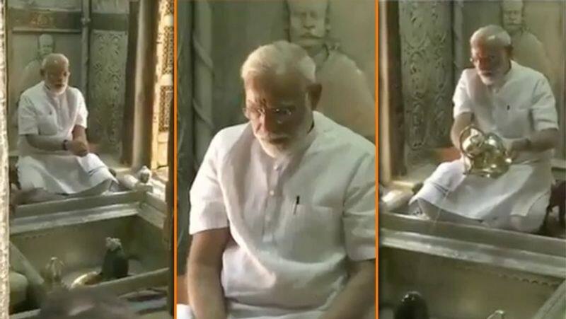 Kasi Viswanath temple is again meditated Modi Video