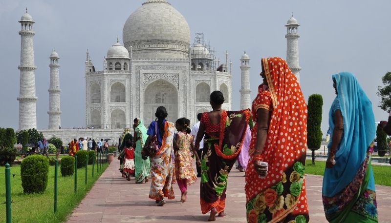 taj mahal becomes first indian monument for breastfeeding room