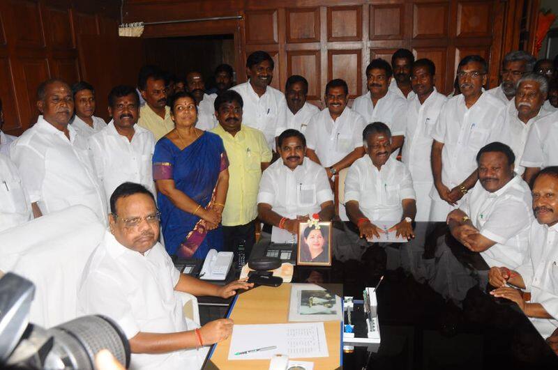 AIADMK lawyer has sent a notice to Speaker Appavu KAK